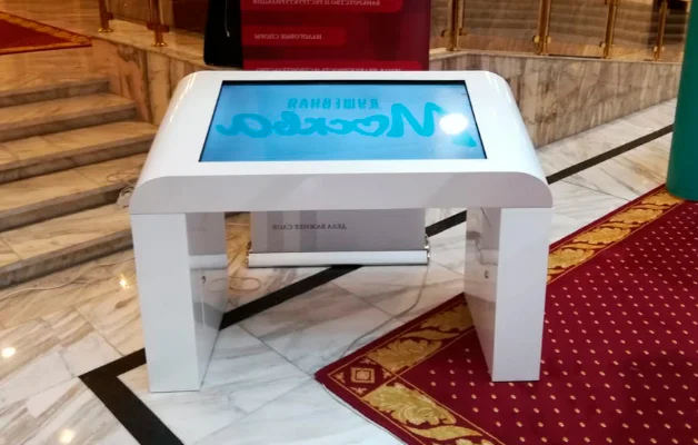Информационный сенсорный стол для адвокатской конторы "Бородин и Партнеры"